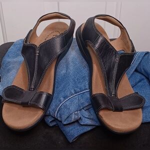 Taos Footwear Black Leather Women's Slingback Comfort Sandals